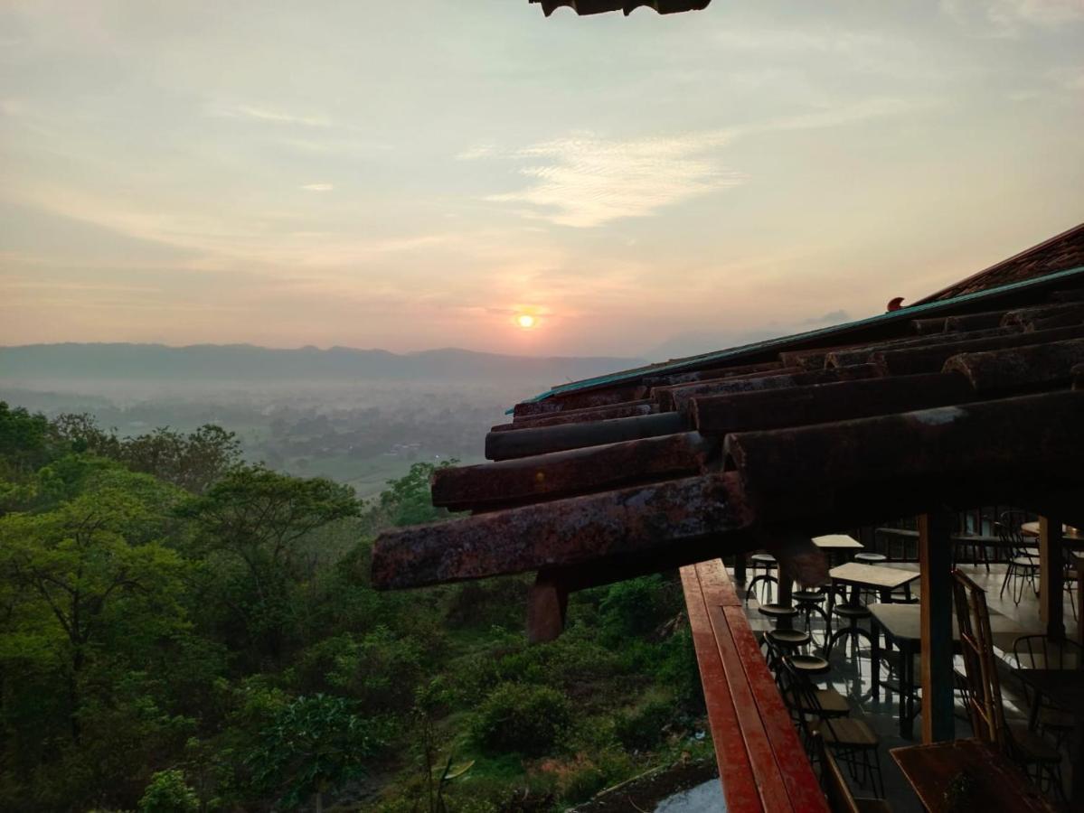 Omah Singo Stay & Resto Yogyakarta Бантул Екстериор снимка