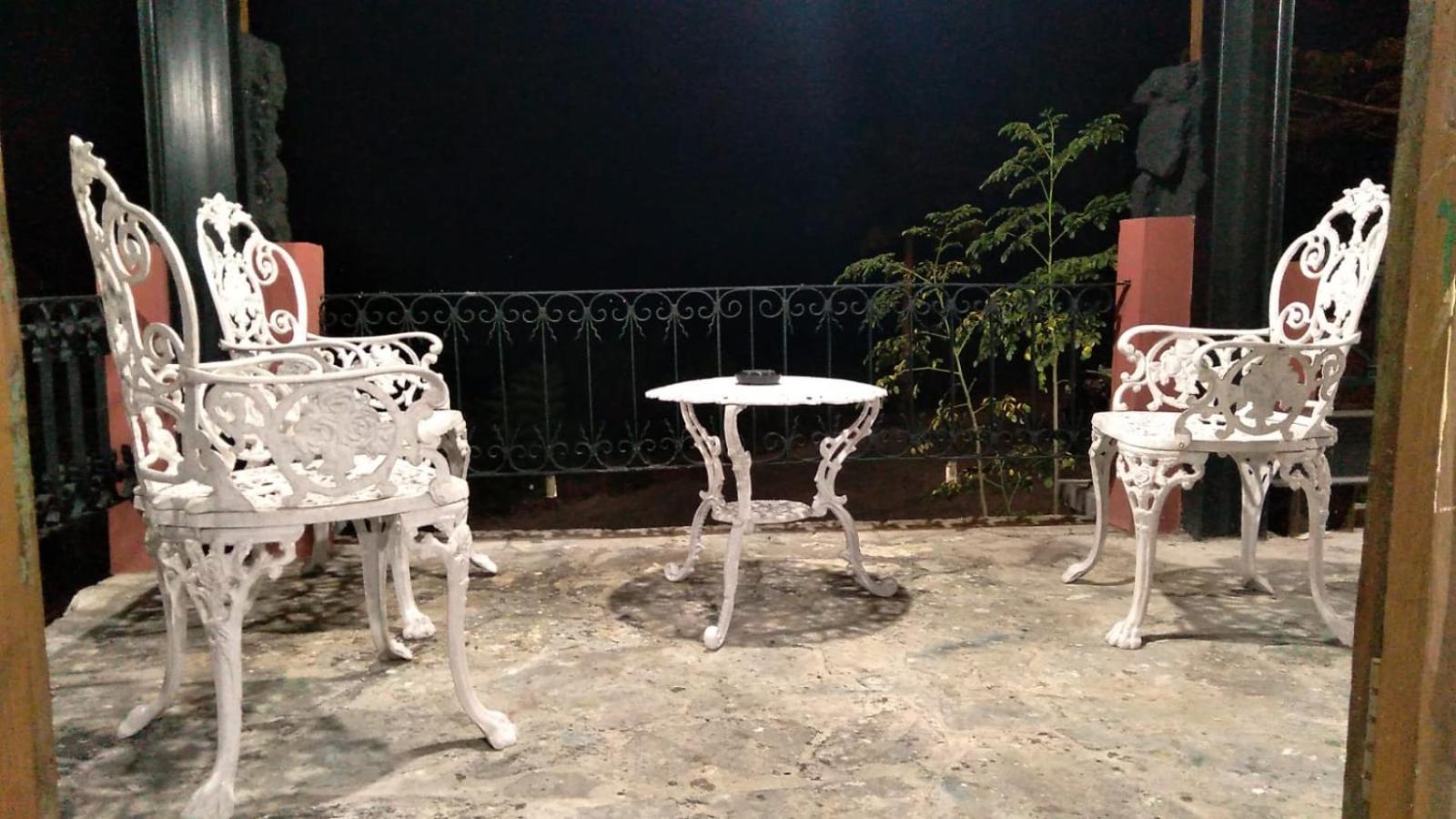 Omah Singo Stay & Resto Yogyakarta Бантул Екстериор снимка