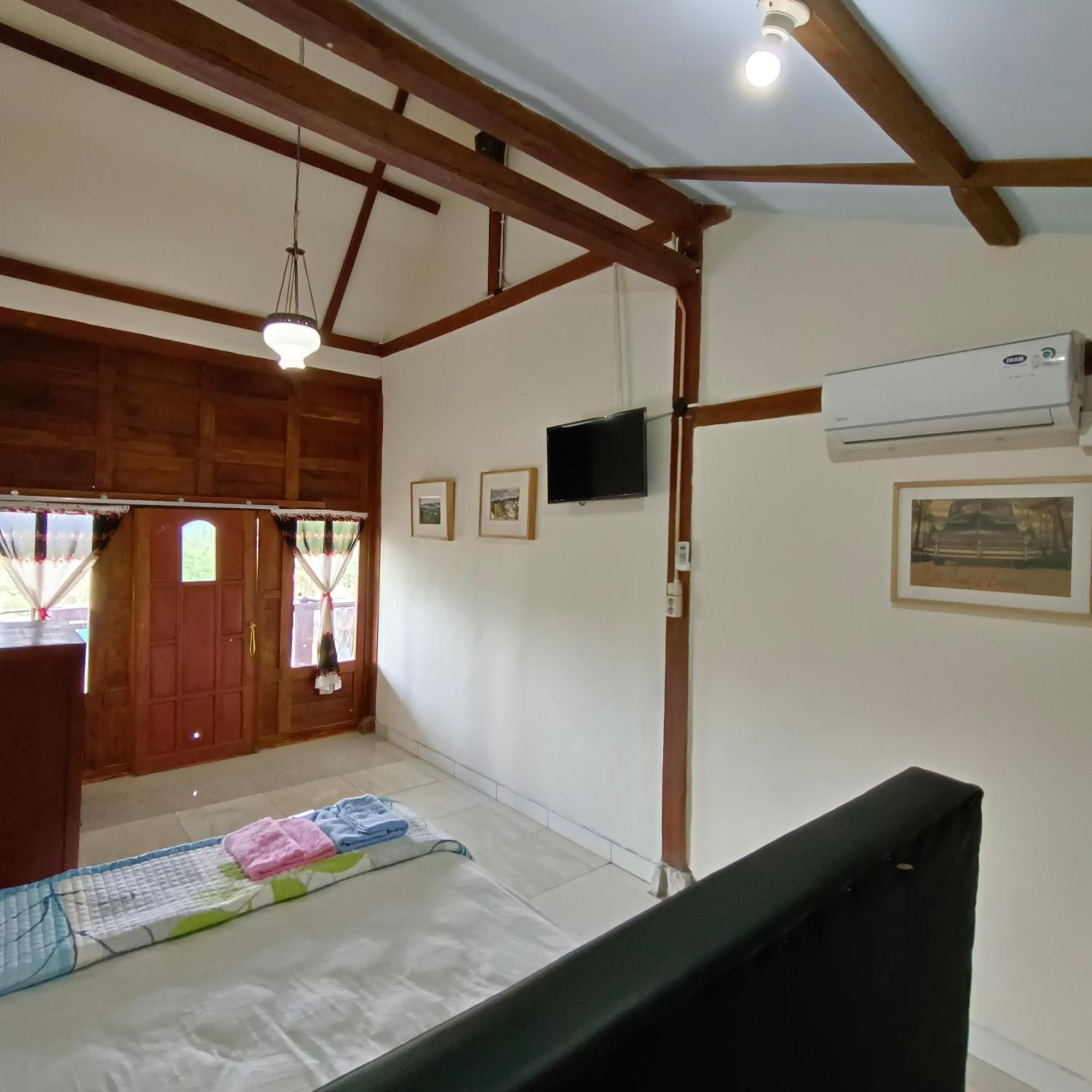 Omah Singo Stay & Resto Yogyakarta Бантул Екстериор снимка